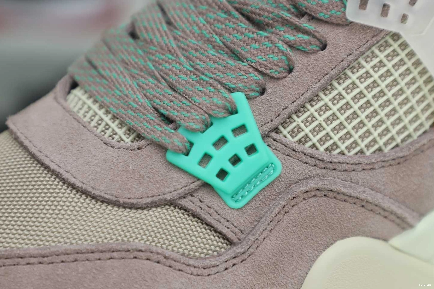 UNION RETRO 4 X 'TAUPE JORDAN HAZE' AIR LA 1210